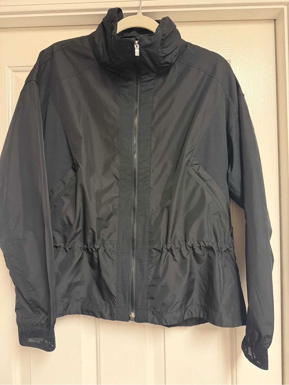 EUC Women’s Ariat Breathe Packable Jacket, Black, Size M